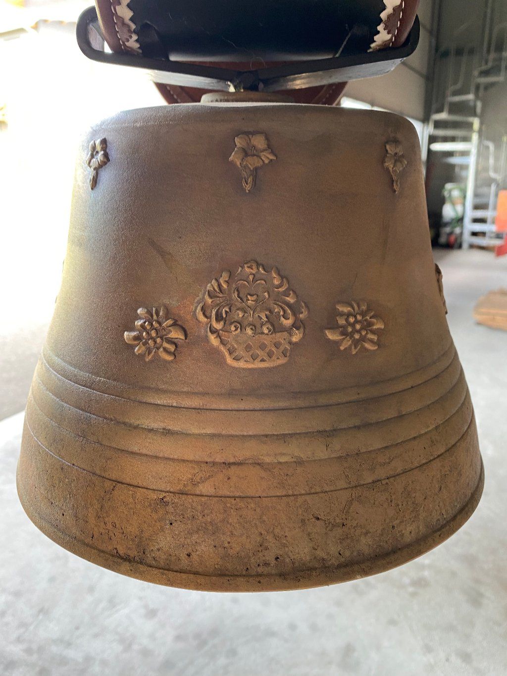 Wehren Saanen bell n°12 detail – 2