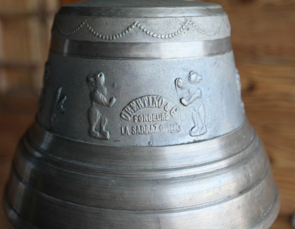 Détail Cloche Obertino Ø 24 cm N° 371